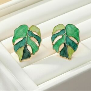 Elegant Green Leaf Earrings